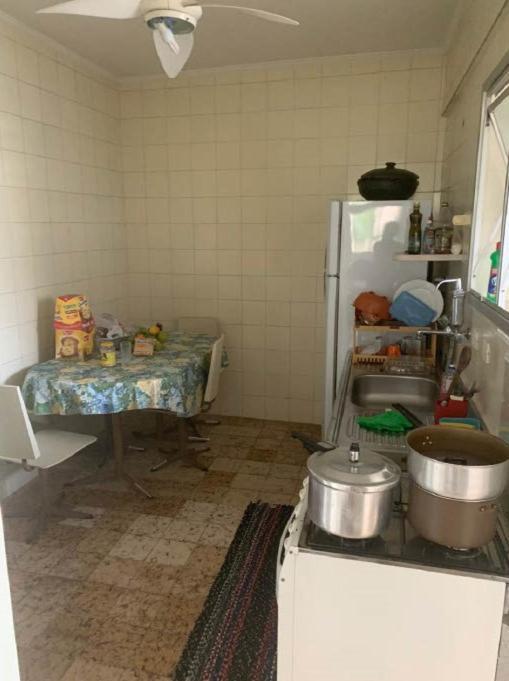 גוארויה Apartamento 2 Quartos A 5 Minutos A Pe Da Praia Da Enseada מראה חיצוני תמונה