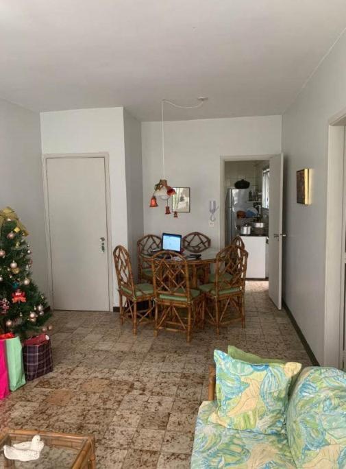 גוארויה Apartamento 2 Quartos A 5 Minutos A Pe Da Praia Da Enseada מראה חיצוני תמונה